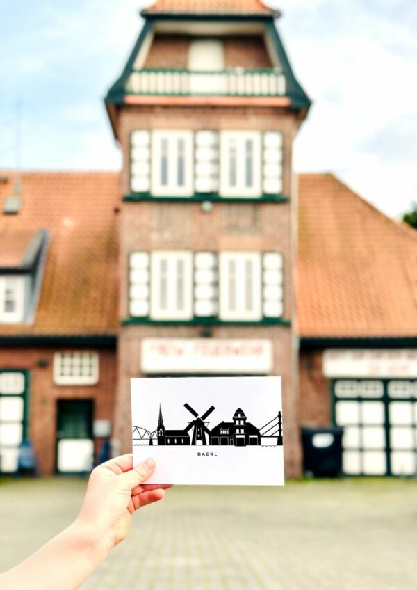 Foto am Feuerwehrturm in Baerl, Postkarte, Duisburg, Baerl, Skyline, Grafik, A42, Autobahn, Brücke, Haus-Knipp-Brücke, Eisenbahnbrücke, Lohmanns Mühle, Mühle, Feuerwehrturm, Freiwillige Feuerwehr Baerl, Löschzug 501, Dorfkirche, Evangelische Kirche